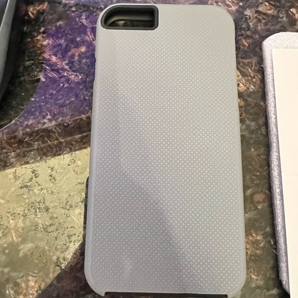 CELLEVER Dual Guard iPhone 6/6s Case - Picture 3 of 5